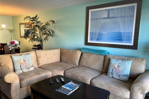 Condo in Bradenton, Florida, 2 bedrooms  № 2113205 - photo 13