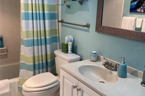 Condo in Bradenton, Florida, 2 bedrooms  № 2113205 - photo 17