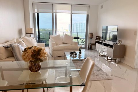 Condo in North Miami Beach, Florida, 2 bedrooms  № 1953128 - photo 24