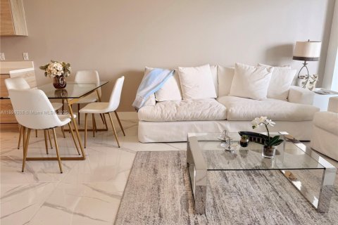 Condo in North Miami Beach, Florida, 2 bedrooms  № 1953128 - photo 23