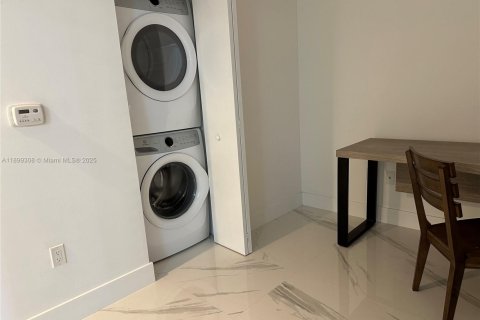 Condo in North Miami Beach, Florida, 2 bedrooms  № 1953128 - photo 28