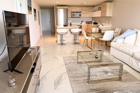 Condo in North Miami Beach, Florida, 2 bedrooms  № 1953128 - photo 16