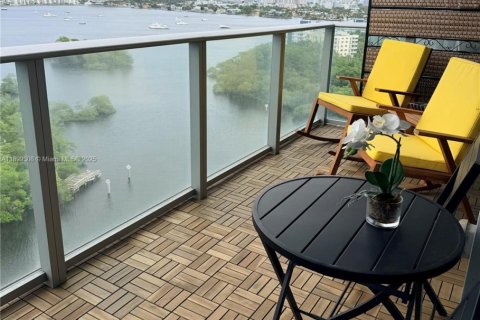 Condo in North Miami Beach, Florida, 2 bedrooms  № 1953128 - photo 7