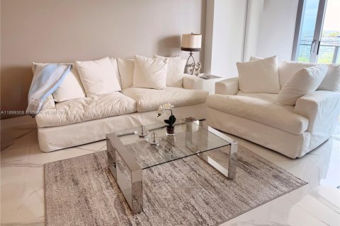 Condo in North Miami Beach, Florida, 2 bedrooms  № 1953128 - photo 14