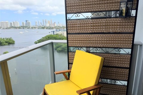 Condo in North Miami Beach, Florida, 2 bedrooms  № 1953128 - photo 6