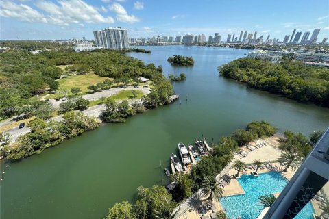 Condo in North Miami Beach, Florida, 2 bedrooms  № 1953128 - photo 9