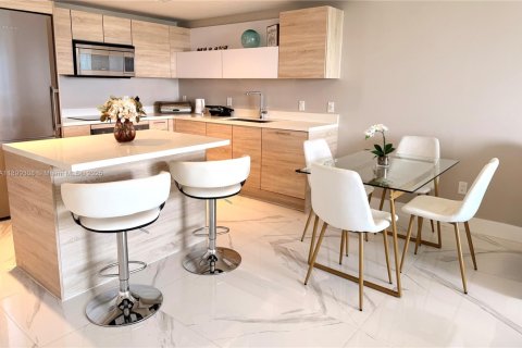 Condo in North Miami Beach, Florida, 2 bedrooms  № 1953128 - photo 19