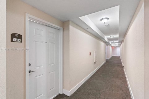 Купить кондоминиум в Майами, Флорида 1 спальня, 69.12м2, № 2088974 - фото 15