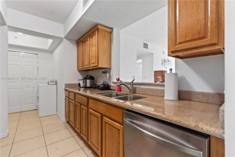 Купить кондоминиум в Майами, Флорида 1 спальня, 69.12м2, № 2088974 - фото 16