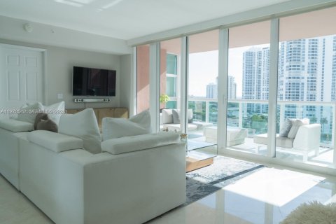 Снять в аренду кондоминиум в Авентура, Флорида 2 спальни, 173.73м2, № 2032216 - фото 2
