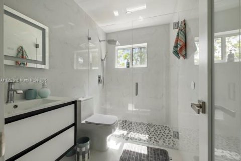 House in Miami, Florida 4 bedrooms, 170.66 sq.m. № 1794736 - photo 27