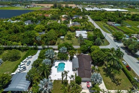 House in Miami, Florida 4 bedrooms, 170.66 sq.m. № 1794736 - photo 10