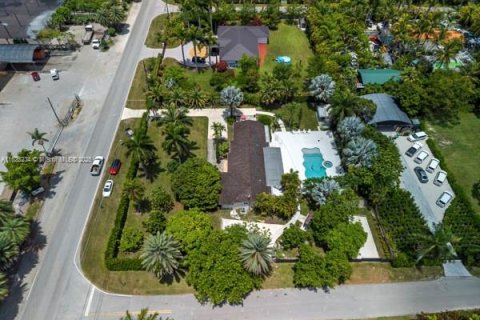 House in Miami, Florida 4 bedrooms, 170.66 sq.m. № 1794736 - photo 8