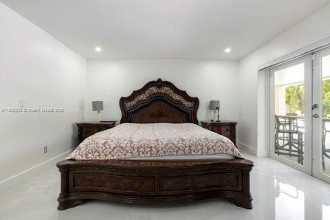 House in Miami, Florida 4 bedrooms, 170.66 sq.m. № 1794736 - photo 24