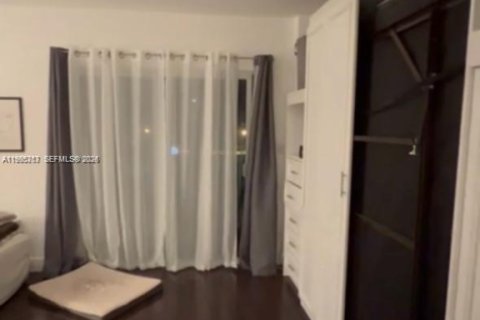 Снять в аренду кондоминиум в Майами, Флорида 40.88м2, № 2050905 - фото 2