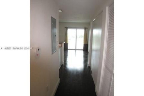 Снять в аренду кондоминиум в Майами, Флорида 40.88м2, № 2050905 - фото 16