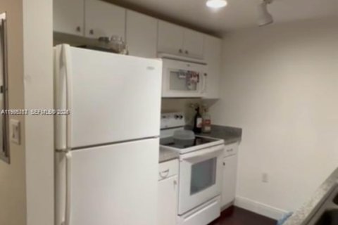 Снять в аренду кондоминиум в Майами, Флорида 40.88м2, № 2050905 - фото 4