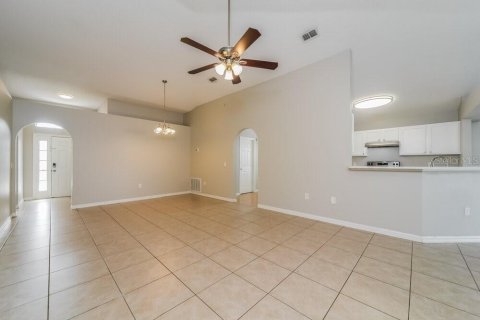Villa ou maison à louer à Kissimmee, Floride: 3 chambres, 174.1 m2 № 2386791 - photo 4