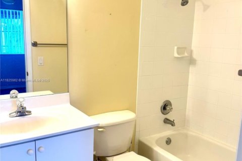 Townhouse in Sunrise, Florida 2 bedrooms, 139.17 sq.m. № 1794311 - photo 17