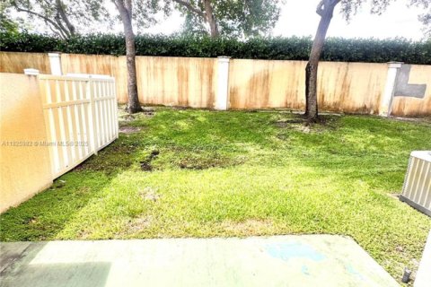 Townhouse in Sunrise, Florida 2 bedrooms, 139.17 sq.m. № 1794311 - photo 18