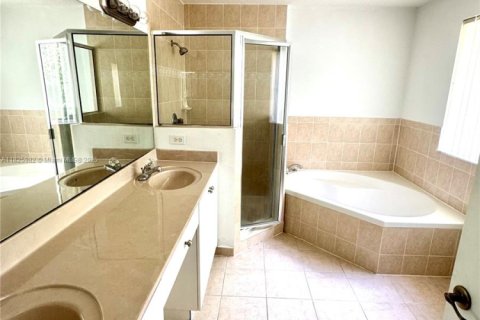 Townhouse in Sunrise, Florida 2 bedrooms, 139.17 sq.m. № 1794311 - photo 13