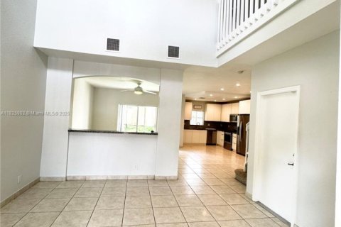 Townhouse in Sunrise, Florida 2 bedrooms, 139.17 sq.m. № 1794311 - photo 4