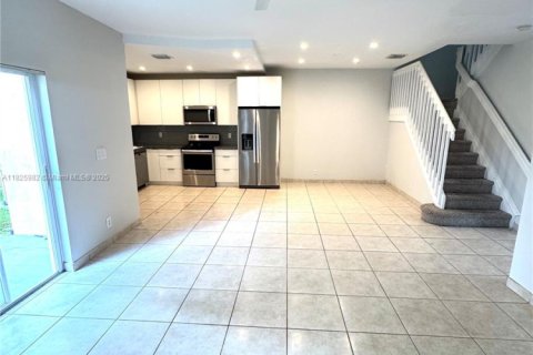 Townhouse in Sunrise, Florida 2 bedrooms, 139.17 sq.m. № 1794311 - photo 6