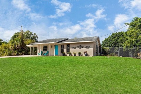 Casa en alquiler en Englewood, Florida, 2 dormitorios, 92.34 m2 № 1512258 - foto 1