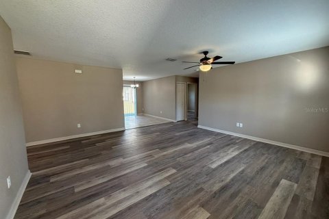 Villa ou maison à louer à Ocala, Floride: 3 chambres, 123.75 m2 № 2403728 - photo 4
