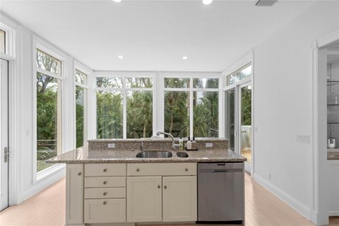 House in Longboat Key, Florida 5 bedrooms, 519.88 sq.m. № 1436221 - photo 11