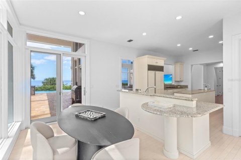 House in Longboat Key, Florida 5 bedrooms, 519.88 sq.m. № 1436221 - photo 12