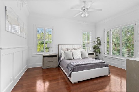 House in Longboat Key, Florida 5 bedrooms, 519.88 sq.m. № 1436221 - photo 21
