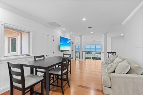 House in Longboat Key, Florida 5 bedrooms, 519.88 sq.m. № 1436221 - photo 27