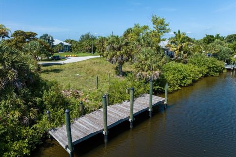 Terreno en venta en Port Charlotte, Florida № 2210972 - foto 5