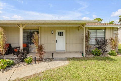 House in Edgewater, Florida 3 bedrooms, 139.35 sq.m. № 1900410 - photo 9