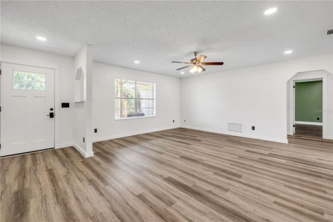 House in Edgewater, Florida 3 bedrooms, 139.35 sq.m. № 1900410 - photo 10