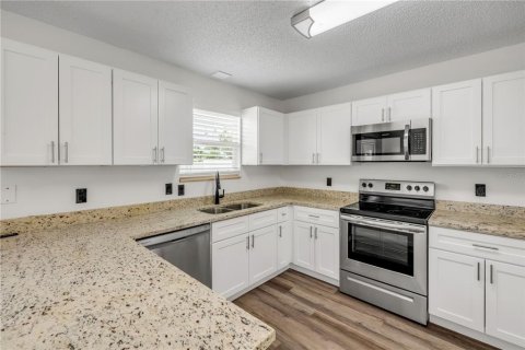 House in Edgewater, Florida 3 bedrooms, 139.35 sq.m. № 1900410 - photo 19