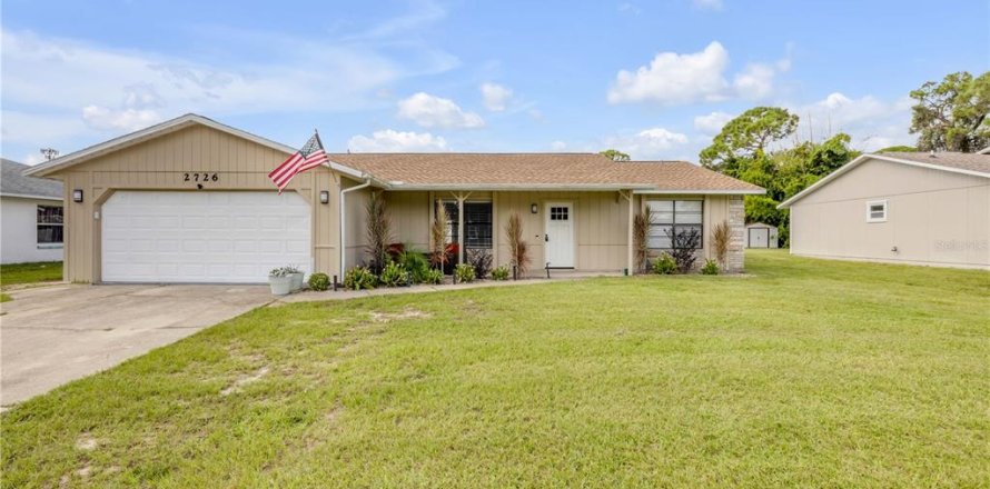House in Edgewater, Florida 3 bedrooms, 139.35 sq.m. № 1900410