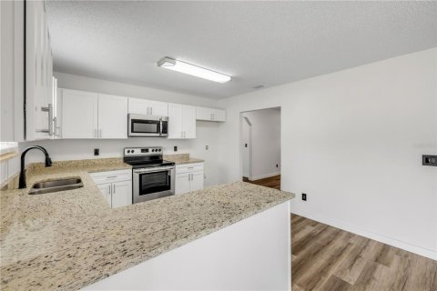 House in Edgewater, Florida 3 bedrooms, 139.35 sq.m. № 1900410 - photo 16