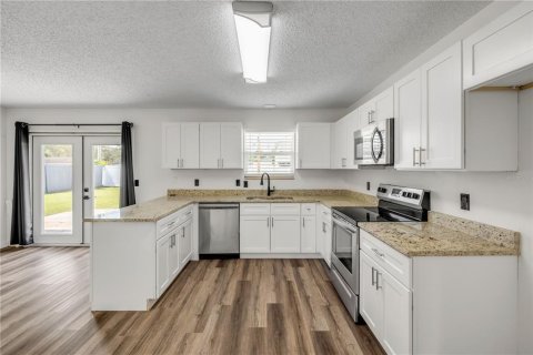 House in Edgewater, Florida 3 bedrooms, 139.35 sq.m. № 1900410 - photo 17