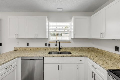 House in Edgewater, Florida 3 bedrooms, 139.35 sq.m. № 1900410 - photo 20
