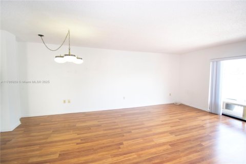 Condo in Miami Beach, Florida, 2 bedrooms  № 1748794 - photo 19