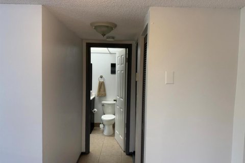 Condo in Boca Raton, Florida, 1 bedroom  № 2171454 - photo 13