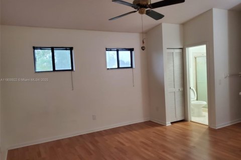 Townhouse in Davie, Florida 2 bedrooms, 123.19 sq.m. № 1952118 - photo 13