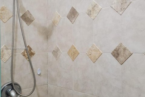 Townhouse in Davie, Florida 2 bedrooms, 123.19 sq.m. № 1952118 - photo 20