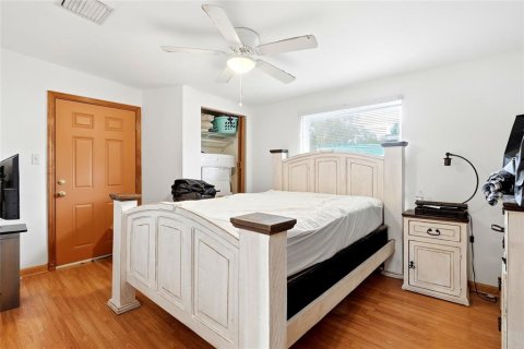 Immobilier commercial à vendre à Saint Petersburg, Floride: 6 chambres, 176.61 m2 № 2197003 - photo 22