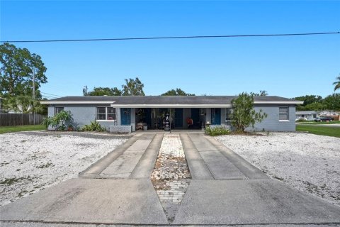 Immobilier commercial à vendre à Saint Petersburg, Floride: 6 chambres, 176.61 m2 № 2197003 - photo 2