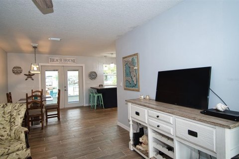 House in Hudson, Florida 2 bedrooms, 112.78 sq.m. № 2110368 - photo 15
