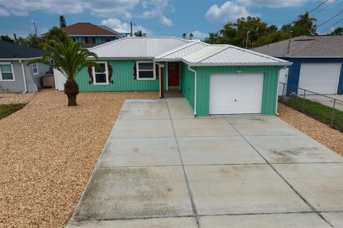 House in Hudson, Florida 2 bedrooms, 112.78 sq.m. № 2110368 - photo 3