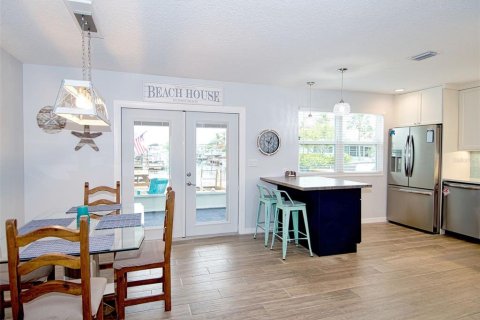 House in Hudson, Florida 2 bedrooms, 112.78 sq.m. № 2110368 - photo 4